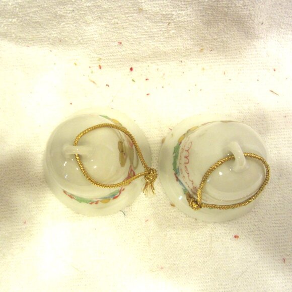 VTG PAIR OF PORCELAIN CHRISTMAS BELLS W/CUTE DESIGN, HAND PAINTED - Picture 3 of 4